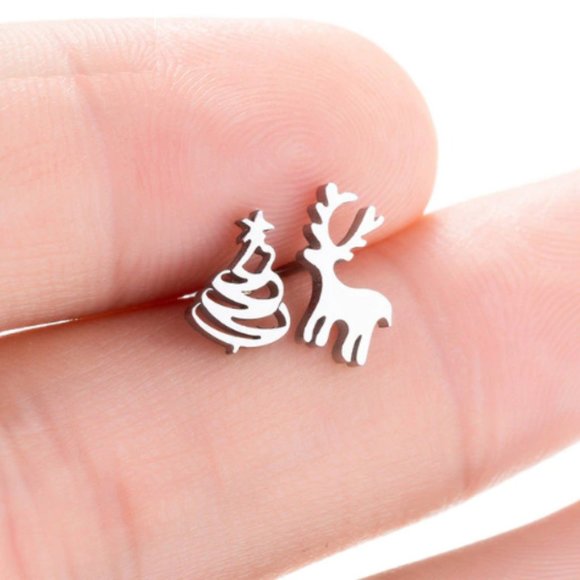 🍏50% OFF/3+...Reindeer and Christmas Tree Stud Earrings (Black color) - Picture 3 of 4